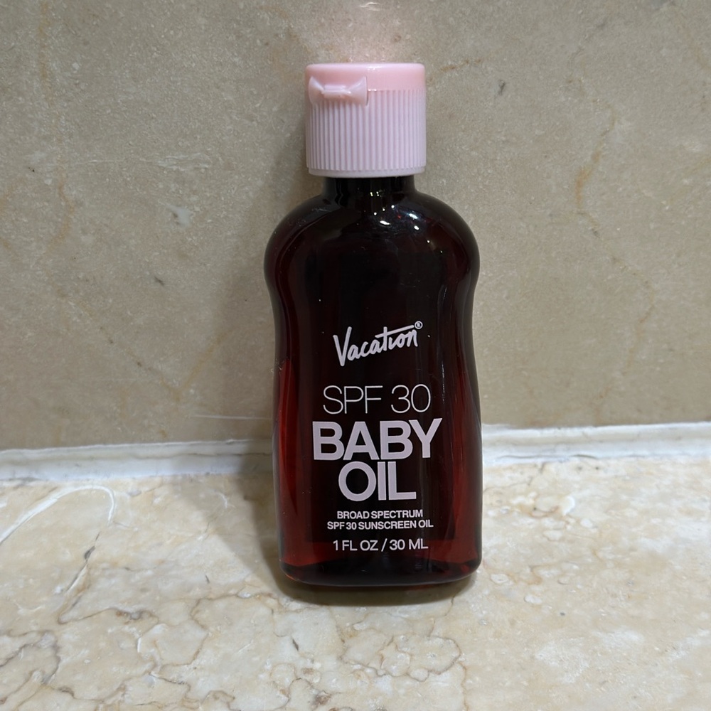 ⭐️5 for $10 Vacation spf 30 baby oil